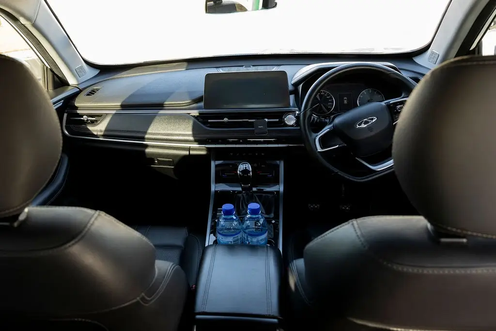 wolf shuttles Jetour snacks and drinks 2